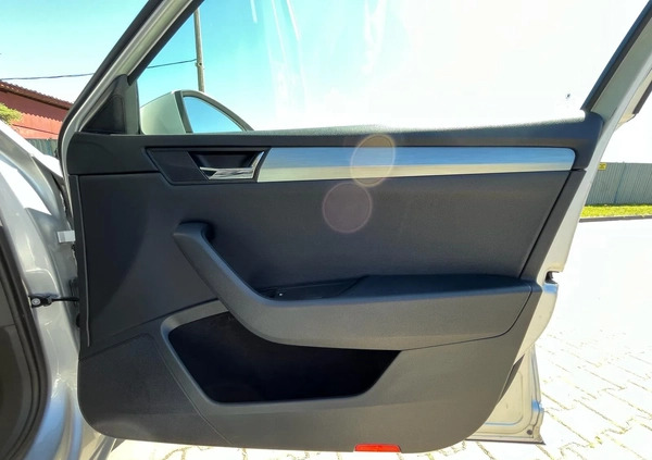 Skoda Superb cena 82900 przebieg: 125000, rok produkcji 2019 z Elbląg małe 436